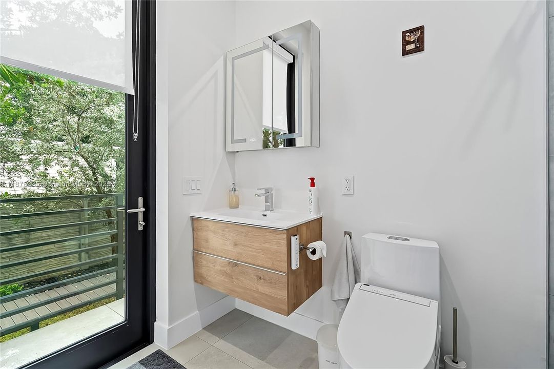 For Sale: $4,780,000 (5 beds, 5 baths, 3779 Square Feet)