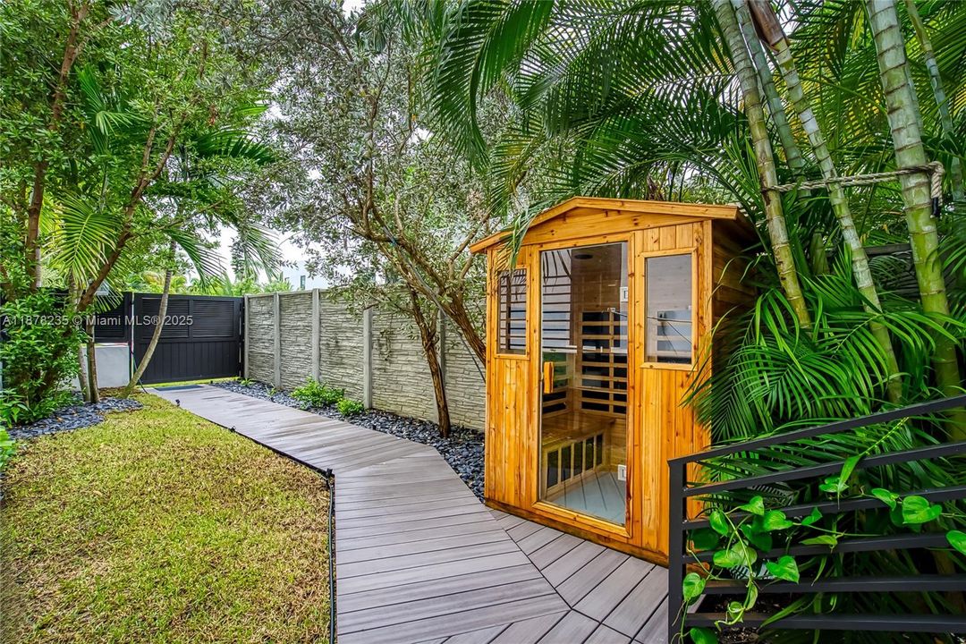 For Sale: $4,780,000 (5 beds, 5 baths, 3779 Square Feet)