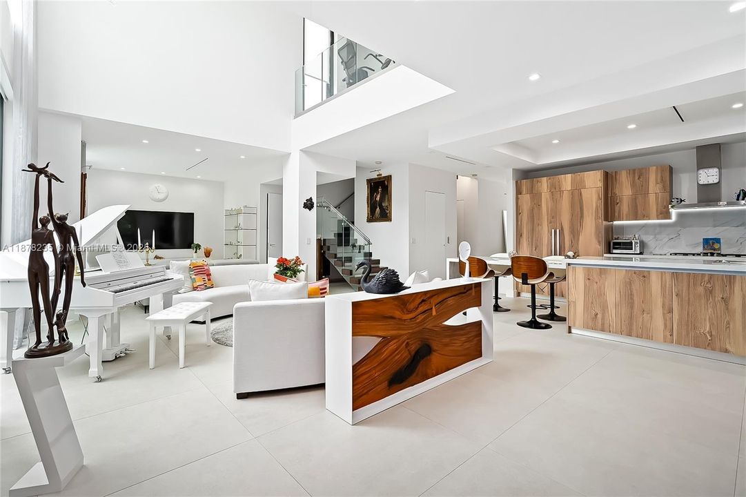 For Sale: $4,780,000 (5 beds, 5 baths, 3779 Square Feet)