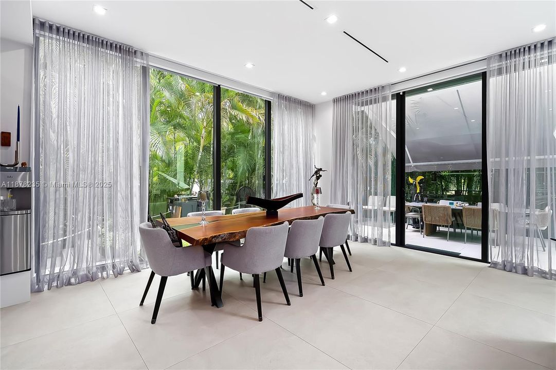 For Sale: $4,780,000 (5 beds, 5 baths, 3779 Square Feet)