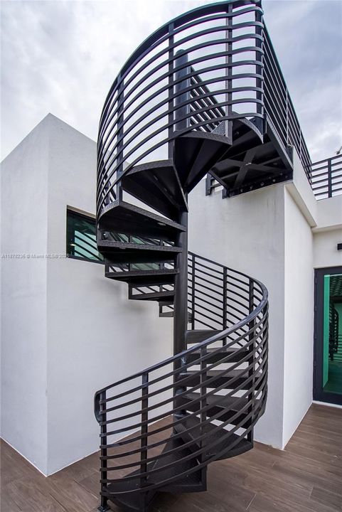 For Sale: $4,780,000 (5 beds, 5 baths, 3779 Square Feet)