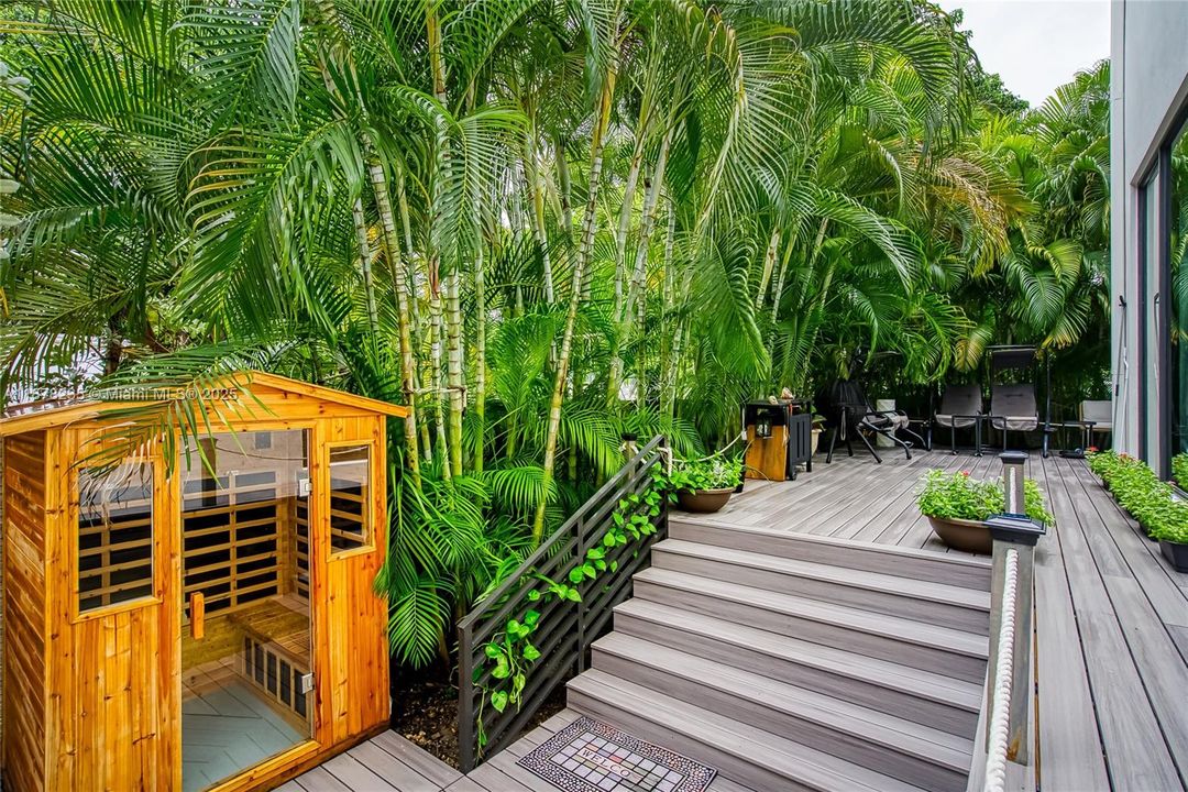 For Sale: $4,780,000 (5 beds, 5 baths, 3779 Square Feet)