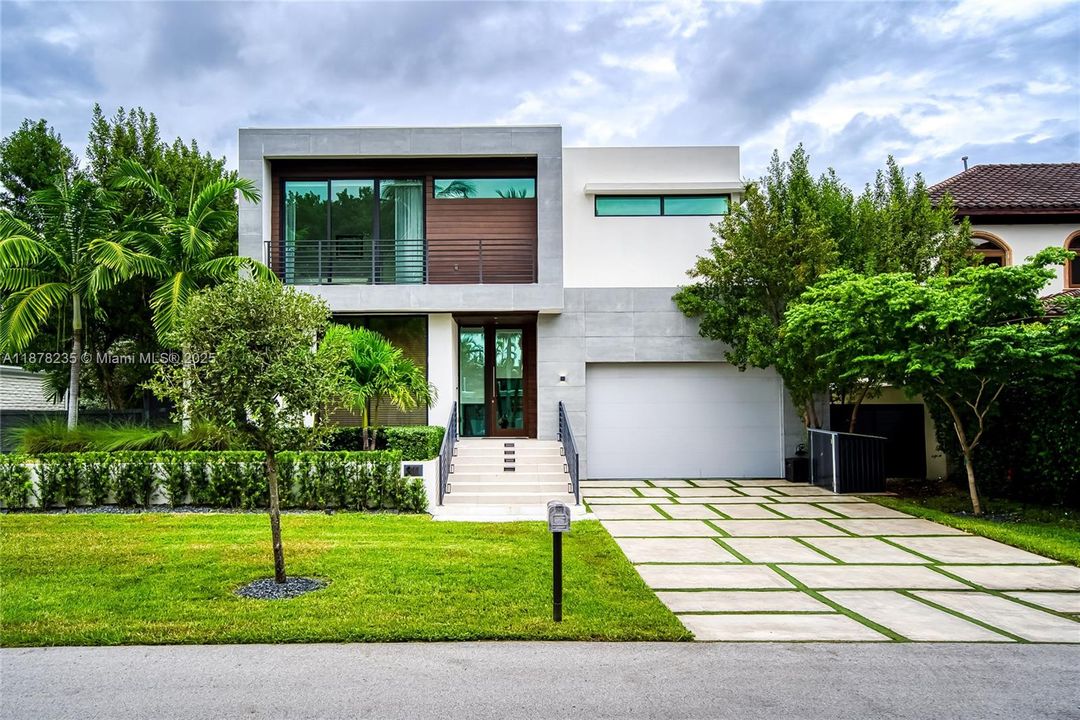 For Sale: $4,780,000 (5 beds, 5 baths, 3779 Square Feet)