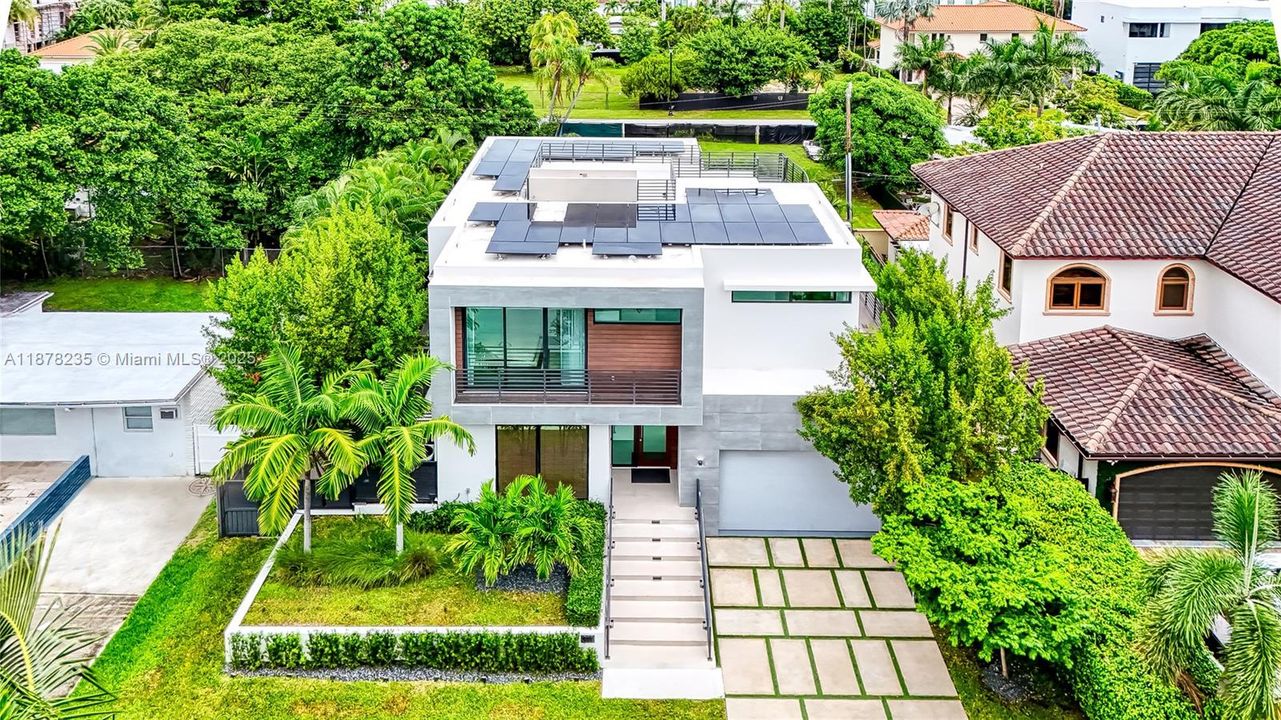 For Sale: $4,780,000 (5 beds, 5 baths, 3779 Square Feet)