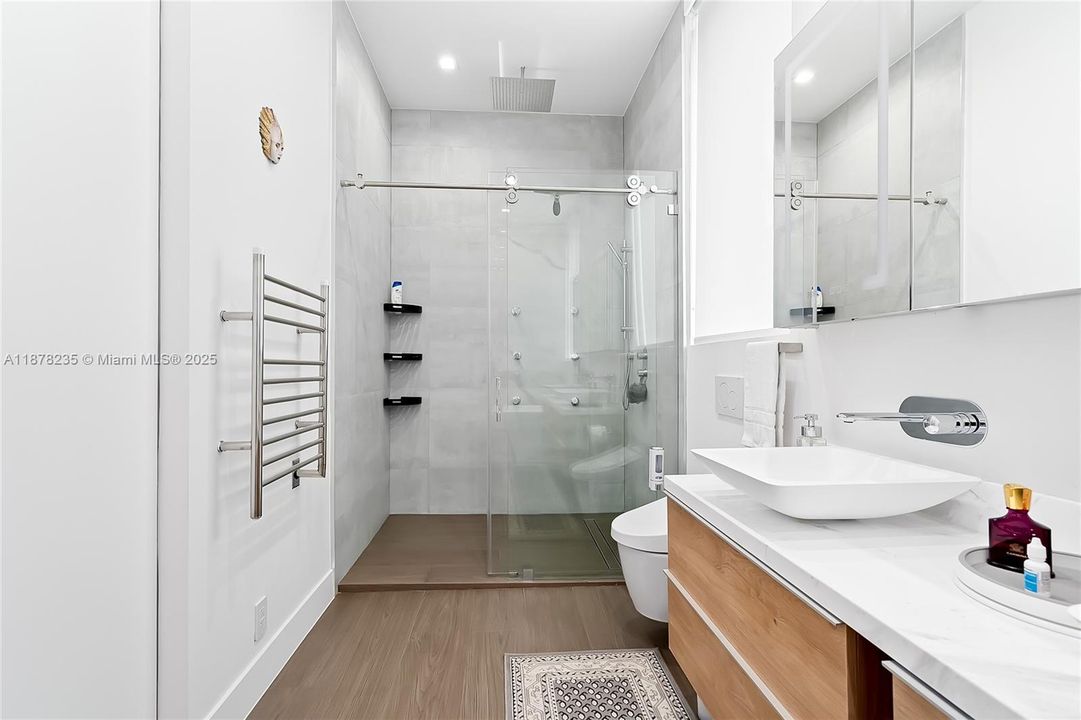 For Sale: $4,780,000 (5 beds, 5 baths, 3779 Square Feet)