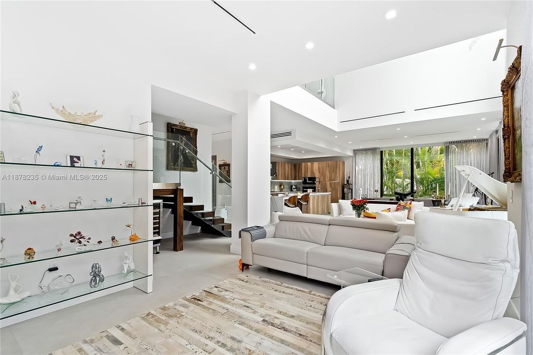 For Sale: $4,780,000 (5 beds, 5 baths, 3779 Square Feet)