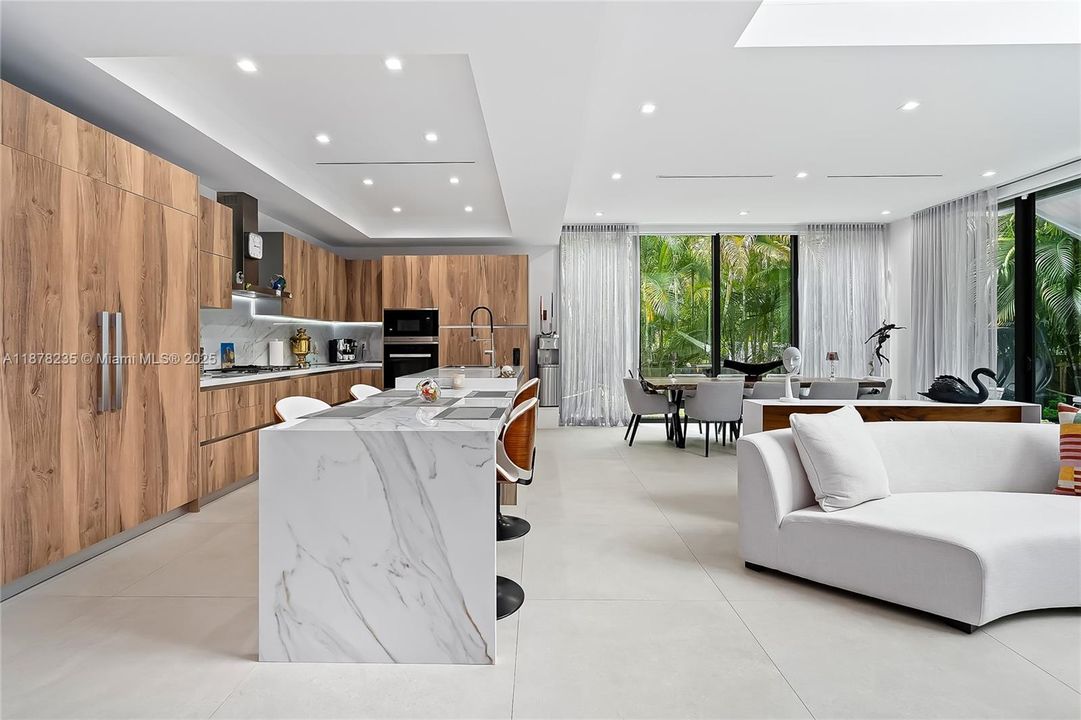 For Sale: $4,780,000 (5 beds, 5 baths, 3779 Square Feet)