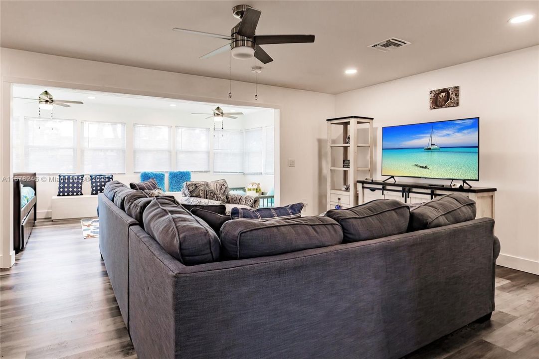 待售: $615,000 (2 贝兹, 2 浴室, 0 平方英尺)