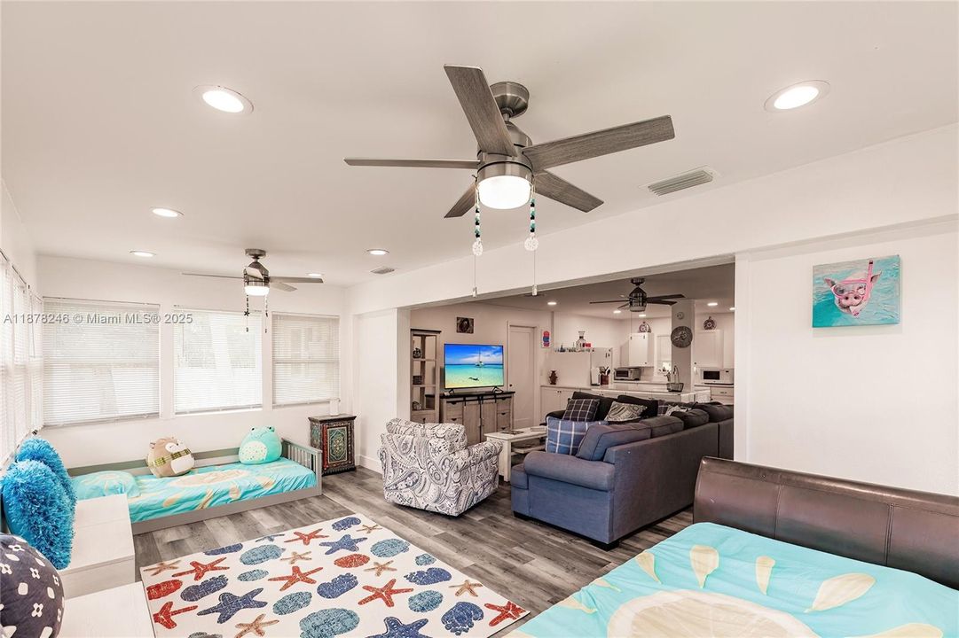 待售: $615,000 (2 贝兹, 2 浴室, 0 平方英尺)