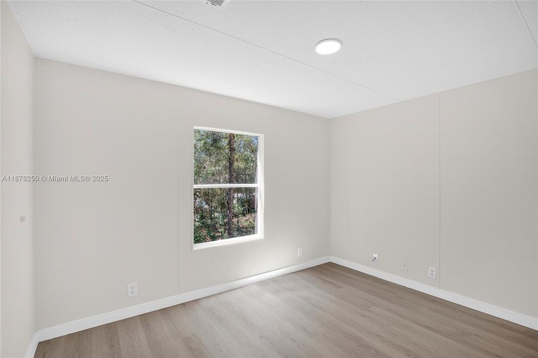 For Sale: $239,500 (3 beds, 2 baths, 960 Square Feet)