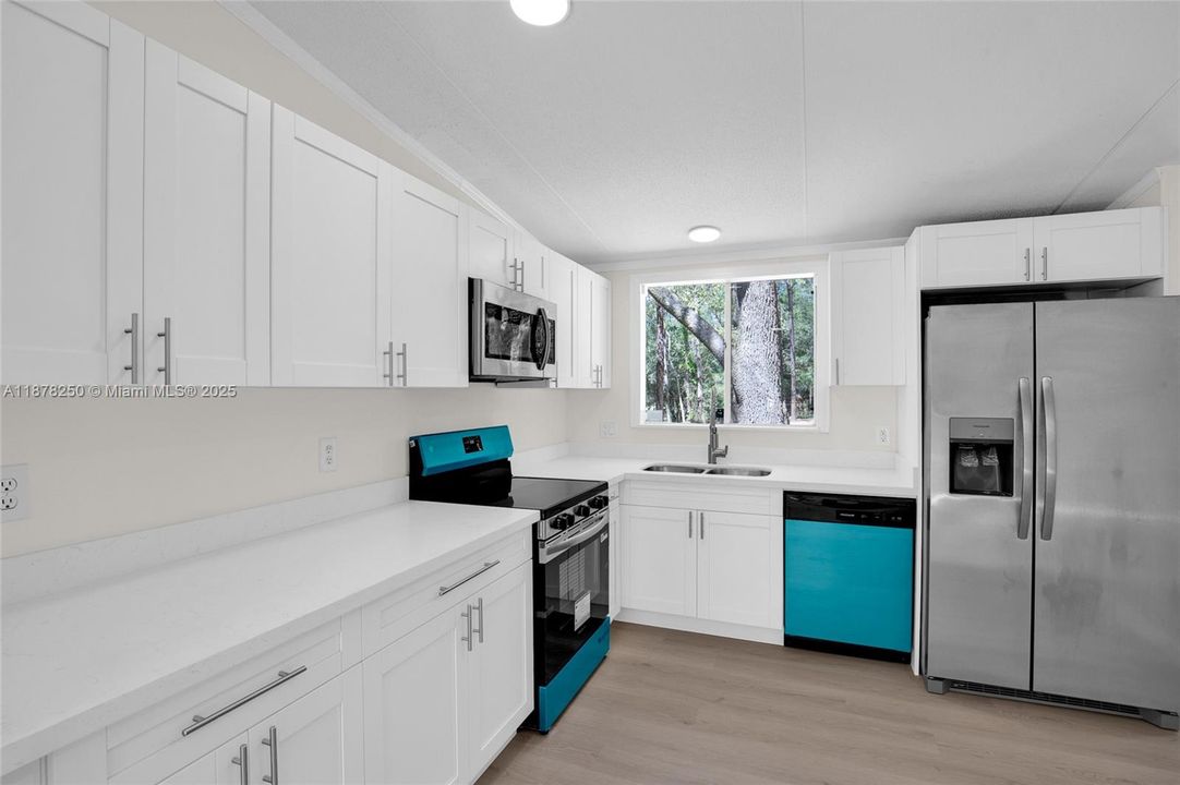 For Sale: $239,500 (3 beds, 2 baths, 960 Square Feet)