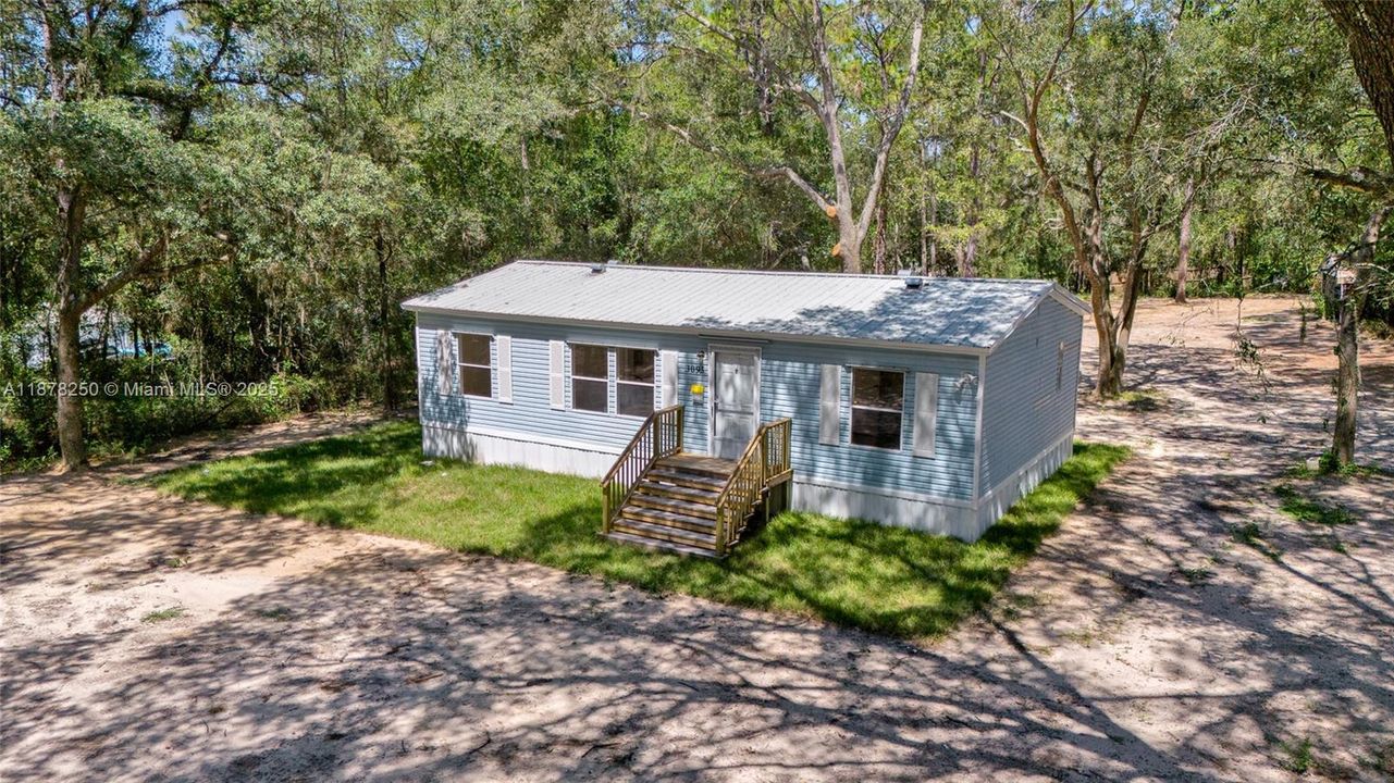 For Sale: $239,500 (3 beds, 2 baths, 960 Square Feet)