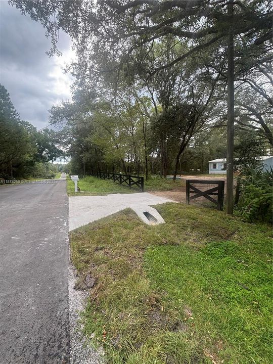 For Sale: $239,500 (3 beds, 2 baths, 960 Square Feet)