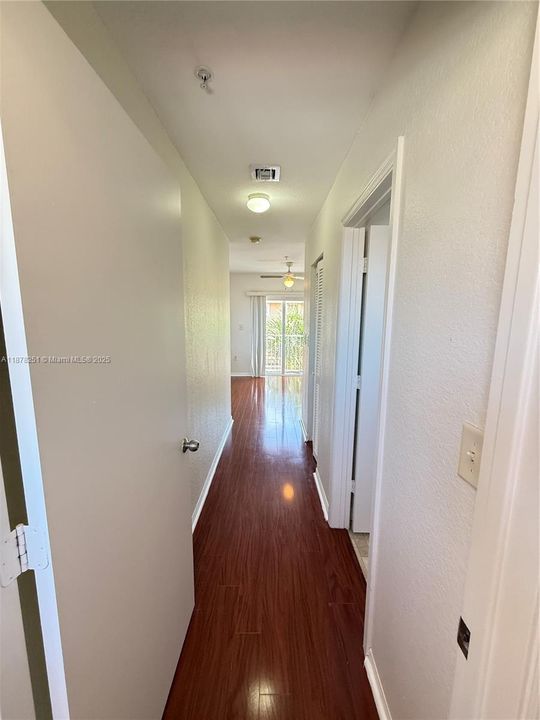 For Sale: $320,000 (3 beds, 2 baths, 1182 Square Feet)