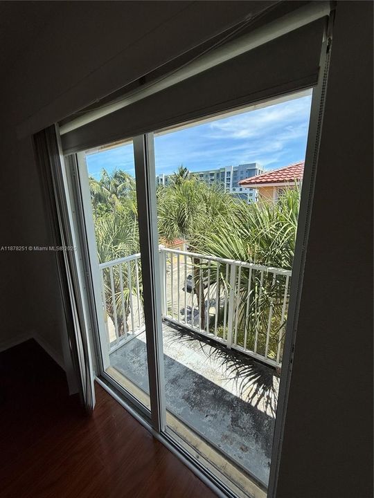 For Sale: $320,000 (3 beds, 2 baths, 1182 Square Feet)