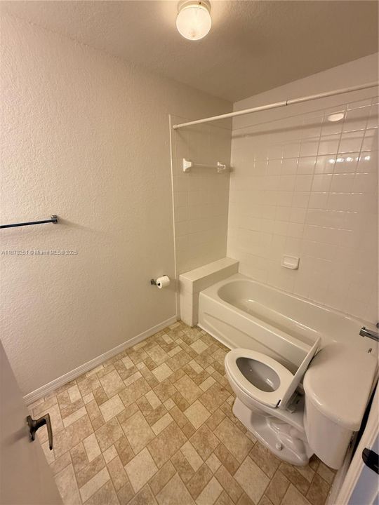 For Sale: $320,000 (3 beds, 2 baths, 1182 Square Feet)