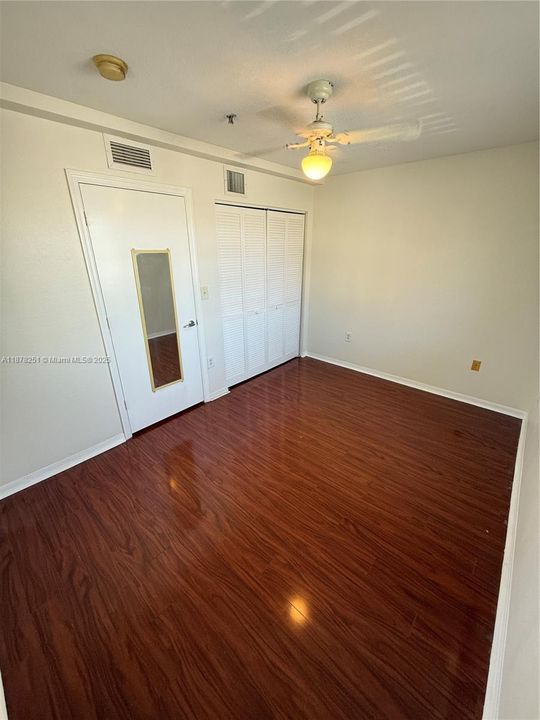 For Sale: $320,000 (3 beds, 2 baths, 1182 Square Feet)