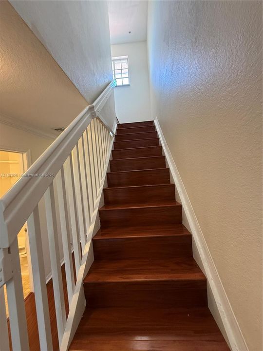 For Sale: $320,000 (3 beds, 2 baths, 1182 Square Feet)