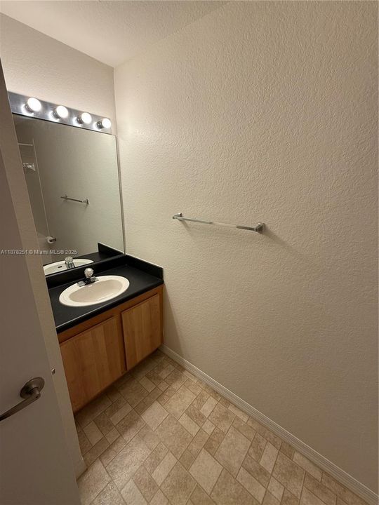 For Sale: $320,000 (3 beds, 2 baths, 1182 Square Feet)