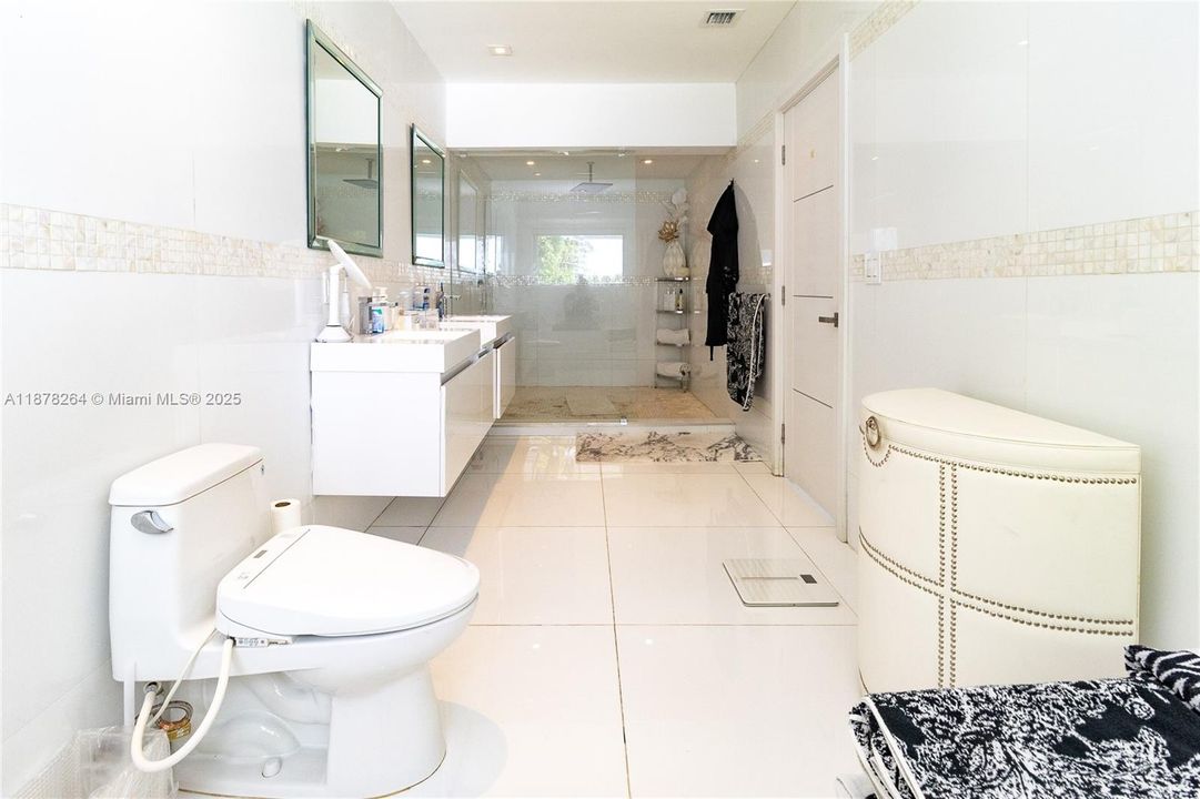 For Sale: $7,200,000 (4 beds, 4 baths, 3664 Square Feet)