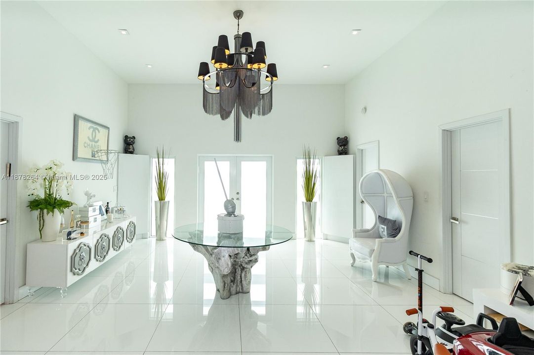 For Sale: $7,200,000 (4 beds, 4 baths, 3664 Square Feet)