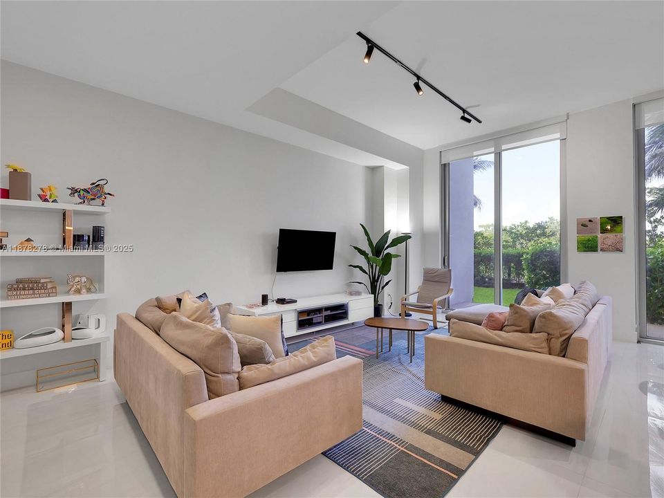 For Sale: $1,499,000 (3 beds, 4 baths, 2093 Square Feet)