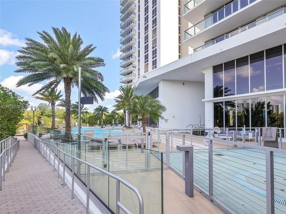 For Sale: $1,499,000 (3 beds, 4 baths, 2093 Square Feet)