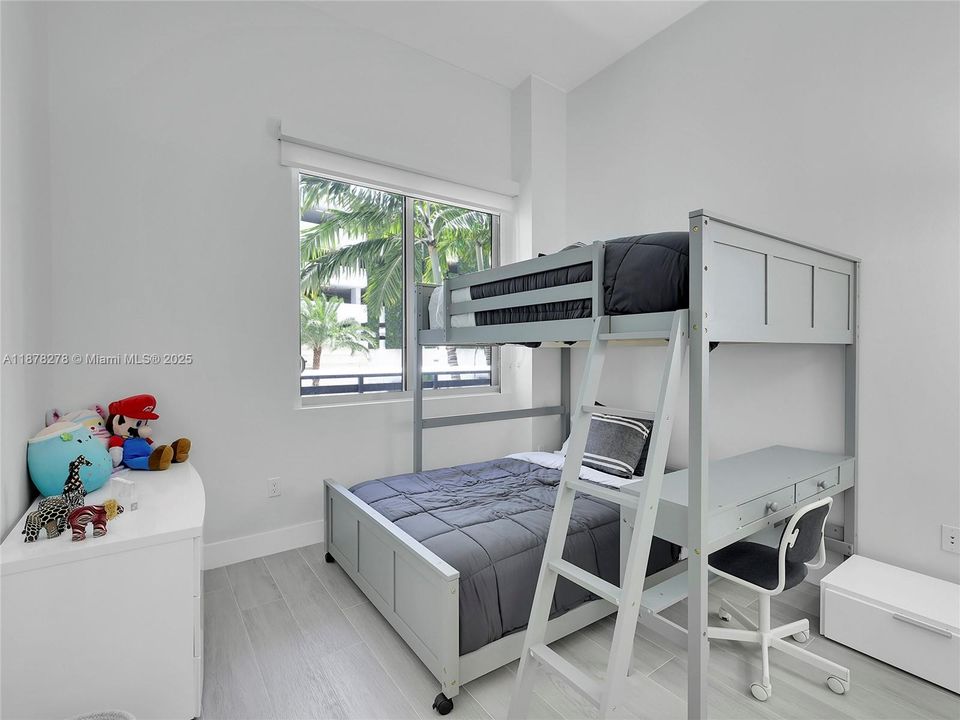 For Sale: $1,499,000 (3 beds, 4 baths, 2093 Square Feet)