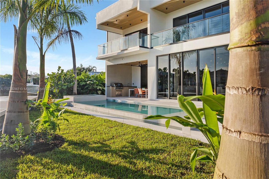 Activo con contrato: $3,550,000 (5 camas, 5 baños, 4718 Pies cuadrados)