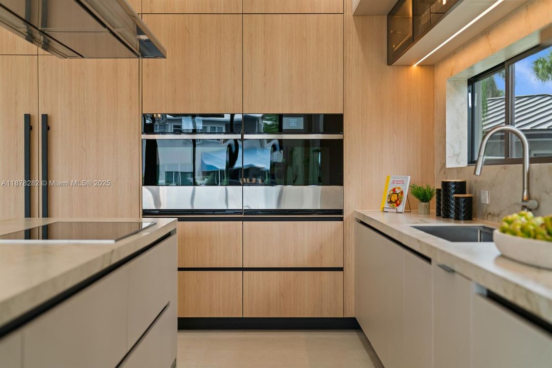 Activo con contrato: $3,550,000 (5 camas, 5 baños, 4718 Pies cuadrados)