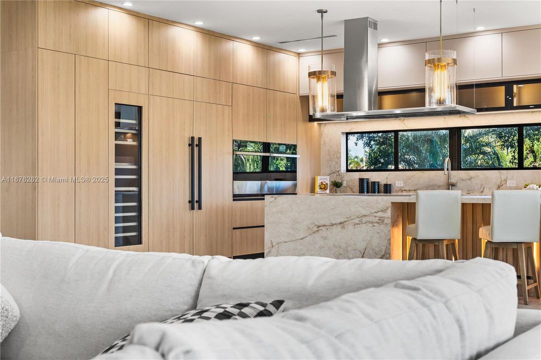 Activo con contrato: $3,550,000 (5 camas, 5 baños, 4718 Pies cuadrados)