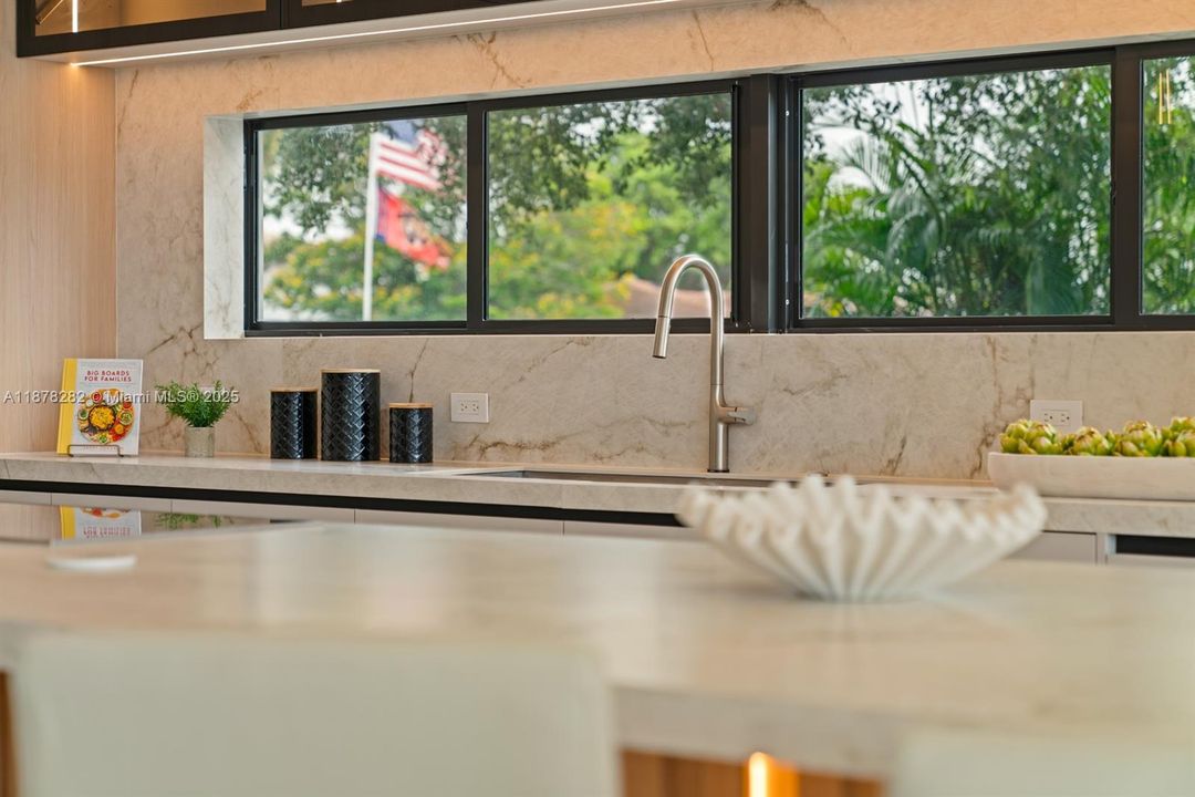 Activo con contrato: $3,550,000 (5 camas, 5 baños, 4718 Pies cuadrados)