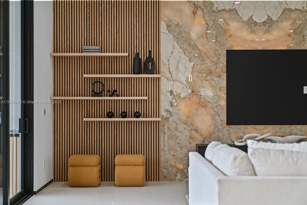 Activo con contrato: $3,550,000 (5 camas, 5 baños, 4718 Pies cuadrados)