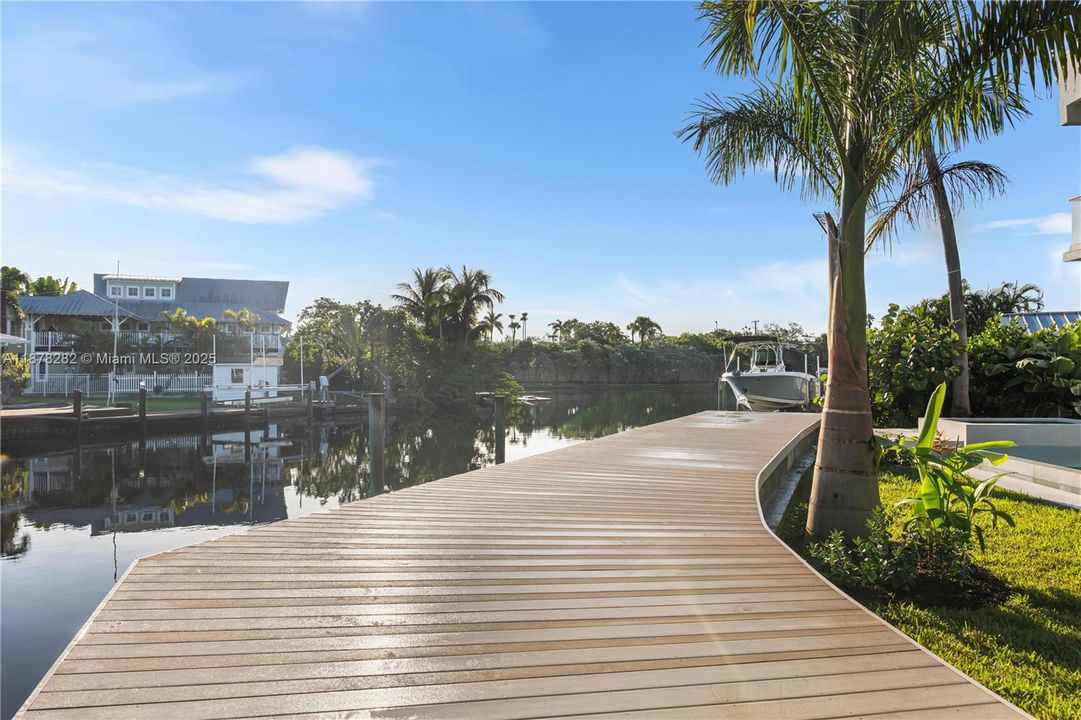 Activo con contrato: $3,550,000 (5 camas, 5 baños, 4718 Pies cuadrados)