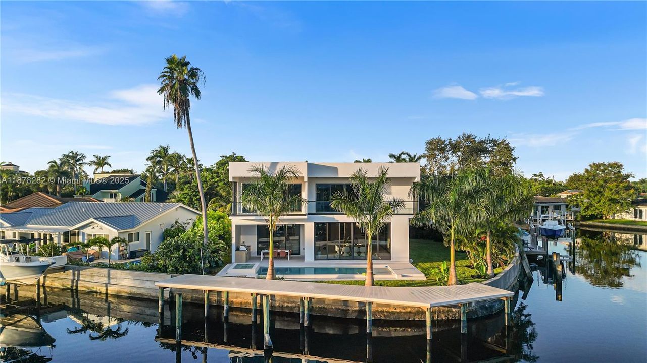 Activo con contrato: $3,550,000 (5 camas, 5 baños, 4718 Pies cuadrados)