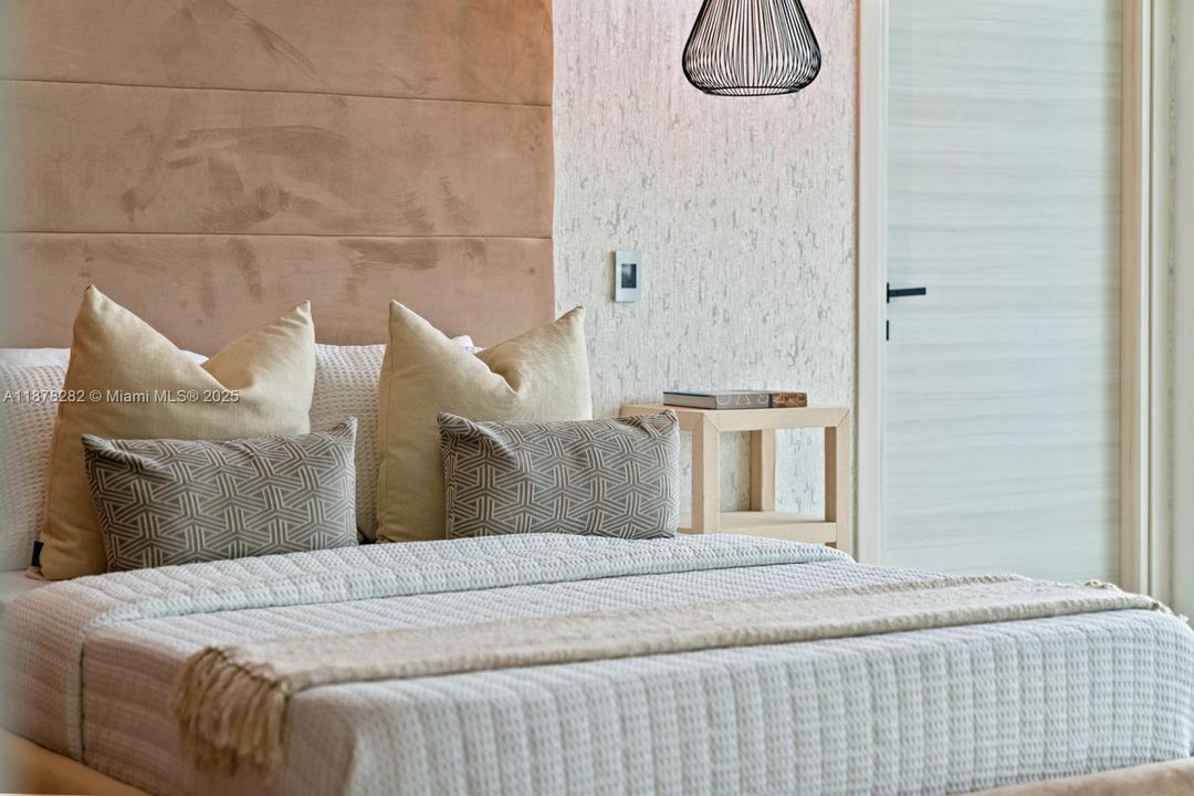 Activo con contrato: $3,550,000 (5 camas, 5 baños, 4718 Pies cuadrados)