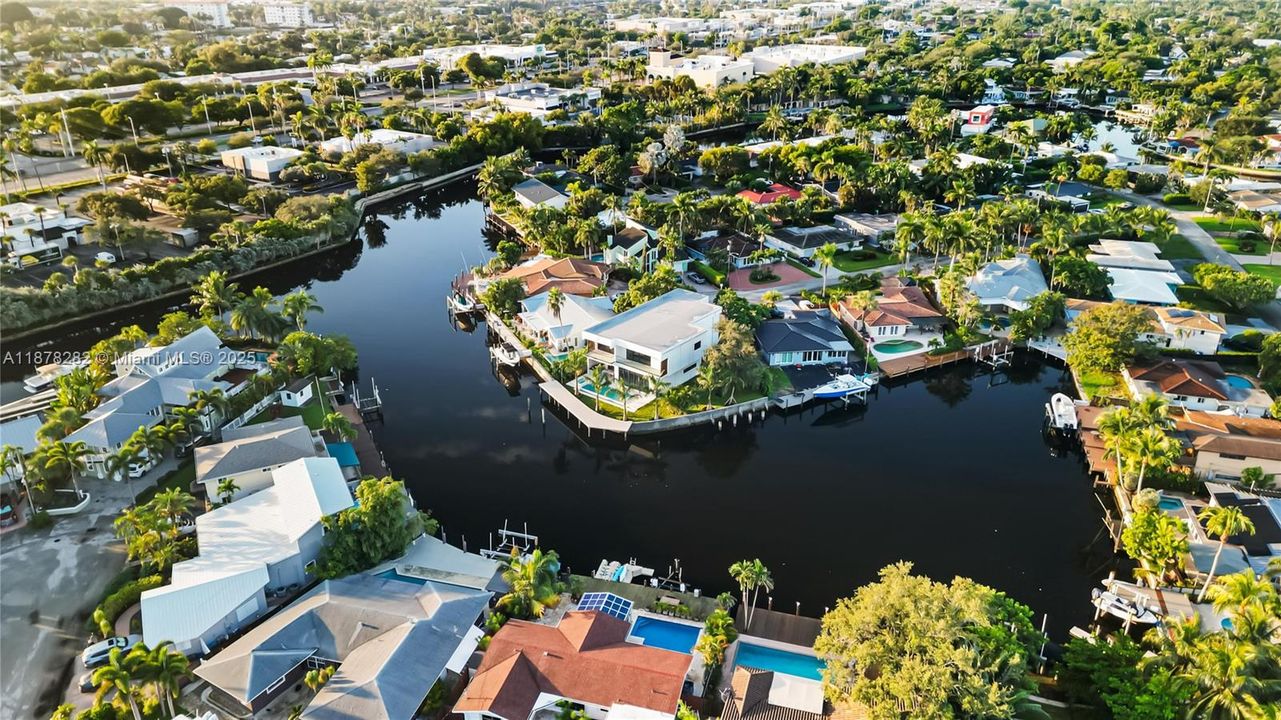 Activo con contrato: $3,550,000 (5 camas, 5 baños, 4718 Pies cuadrados)