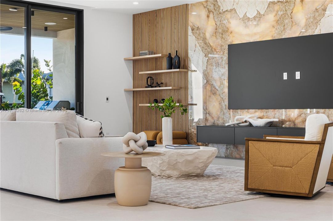 Activo con contrato: $3,550,000 (5 camas, 5 baños, 4718 Pies cuadrados)