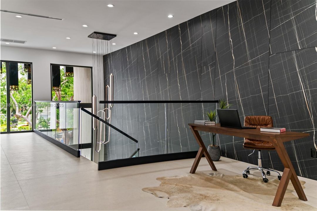 Activo con contrato: $3,550,000 (5 camas, 5 baños, 4718 Pies cuadrados)