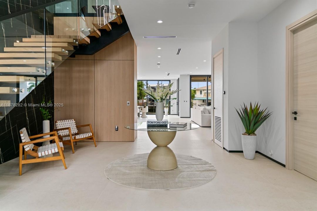 Activo con contrato: $3,550,000 (5 camas, 5 baños, 4718 Pies cuadrados)