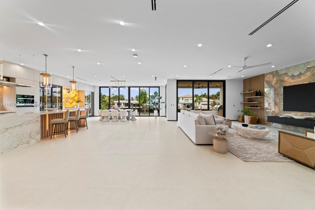 Activo con contrato: $3,550,000 (5 camas, 5 baños, 4718 Pies cuadrados)