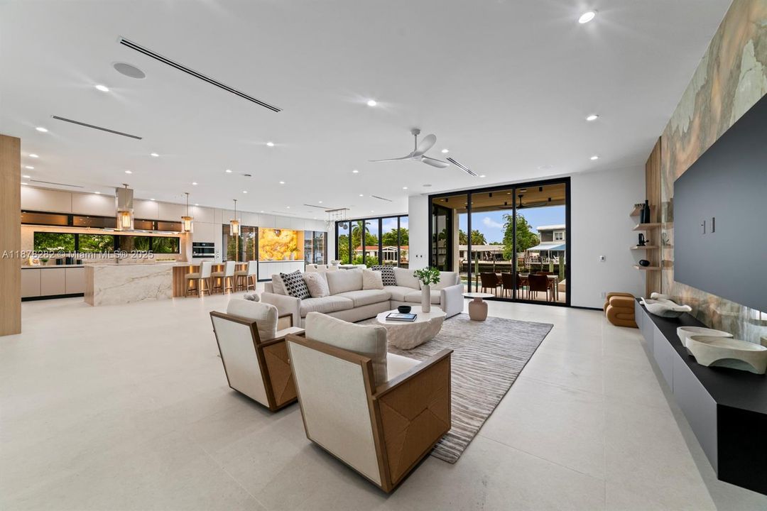 Activo con contrato: $3,550,000 (5 camas, 5 baños, 4718 Pies cuadrados)