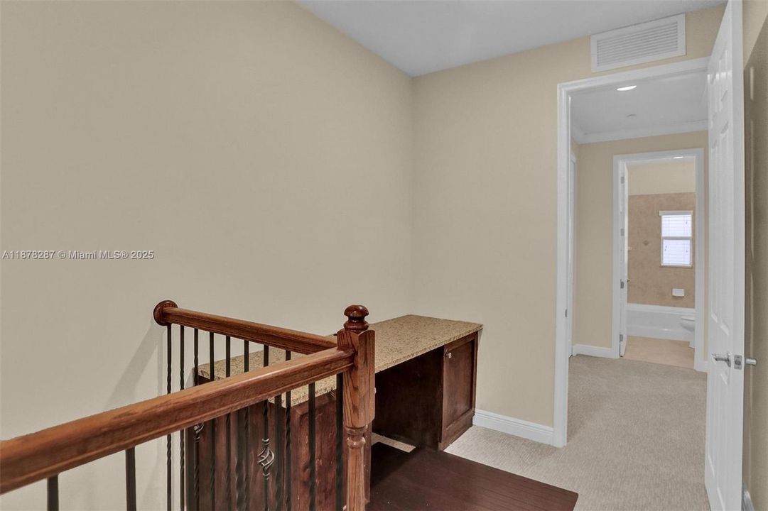 Active With Contract: $3,900 (3 beds, 3 baths, 2008 Square Feet)