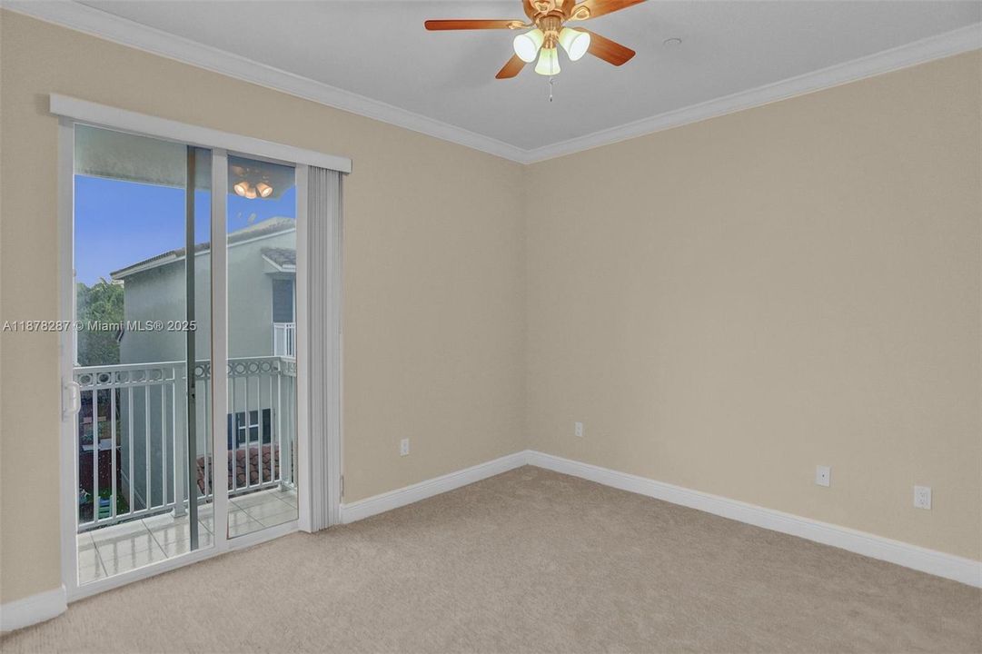 Active With Contract: $3,900 (3 beds, 3 baths, 2008 Square Feet)