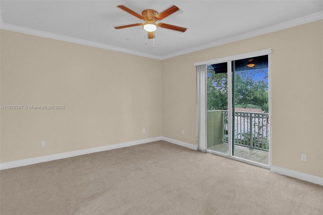 Active With Contract: $3,900 (3 beds, 3 baths, 2008 Square Feet)