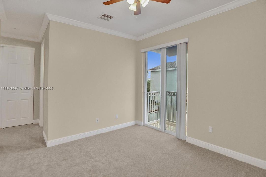 Active With Contract: $3,900 (3 beds, 3 baths, 2008 Square Feet)