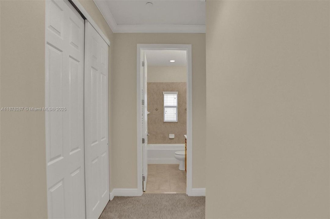 Active With Contract: $3,900 (3 beds, 3 baths, 2008 Square Feet)