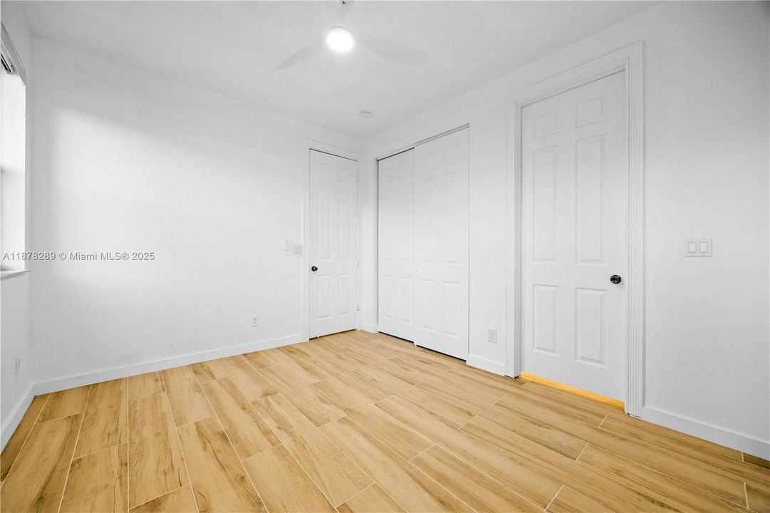 合同活跃: $3,390 (4 贝兹, 2 浴室, 1950 平方英尺)