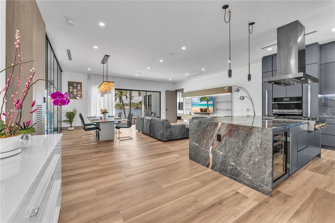 Active With Contract: $12,000 (3 beds, 3 baths, 3000 Square Feet)