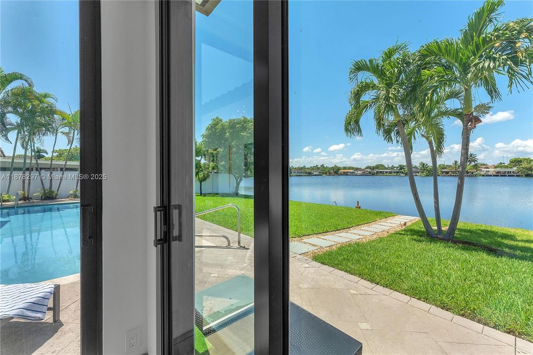 Active With Contract: $12,000 (3 beds, 3 baths, 3000 Square Feet)